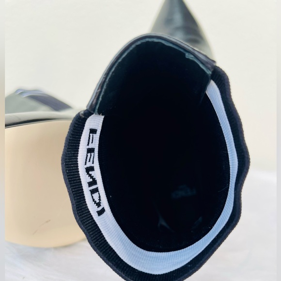 New FENDI Roma Rockoko Black Stretch Boot with Kitten Heel Size 38 - Picture 13 of 16